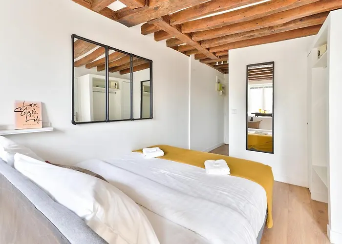 Apartment Cosy And New In The Heart Of *